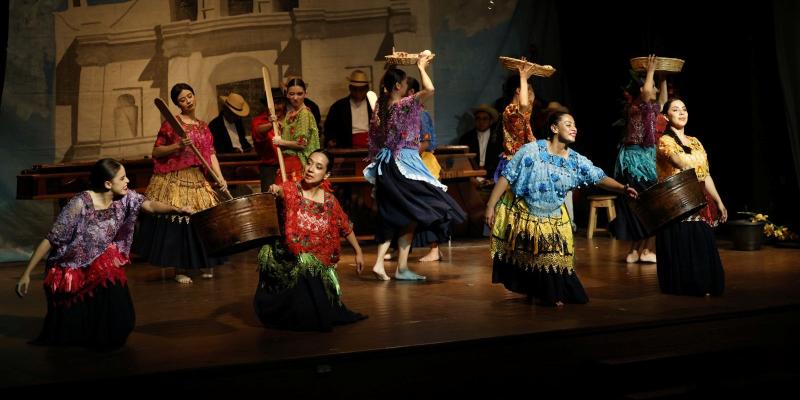 Ballet Moderno y Folklórico