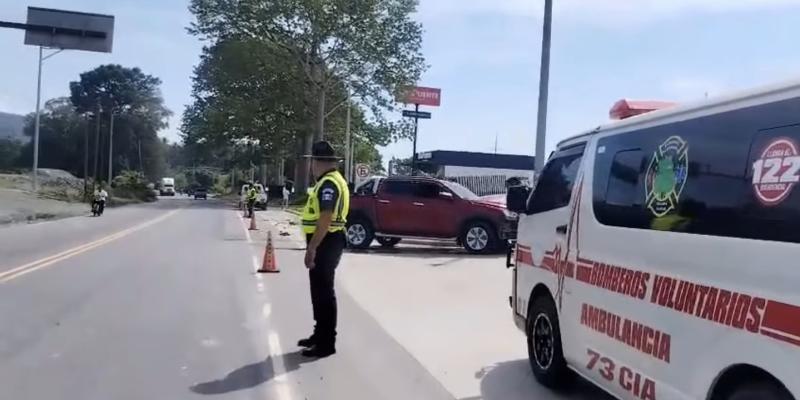 Provial regula tránsito y hace llamado a la prevención tras colisión en Morales, Izabal