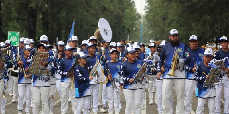 bandas escolares en Campo Marte