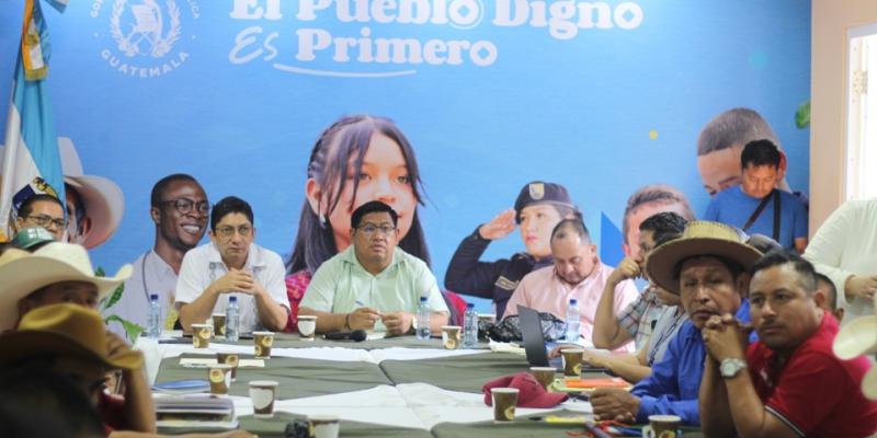 Reunión con autoridades indígenas.