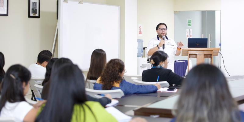 La capacitación forma parte de una serie de iniciativas conjuntas entre la DGAC y el INGUAT, que buscan promover espacios de aprendizaje, fortalecer la comunicación efectiva y propiciar ambientes laborales más colaborativos y resilientes.