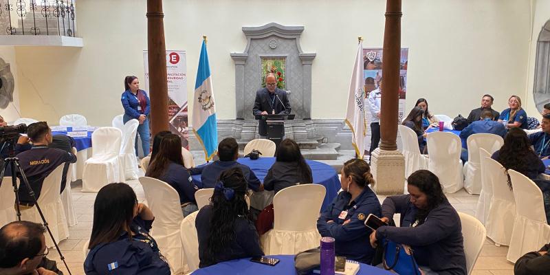 Se fortalece conocimientos del personal de la Subdirección de Documentos de Identidad Personal y de Viaje