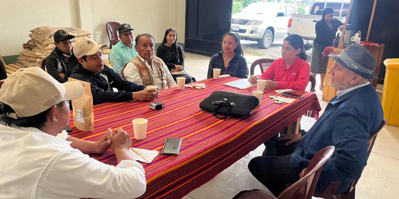 Fortalecen producción de café en San Juan Sacatepéquez