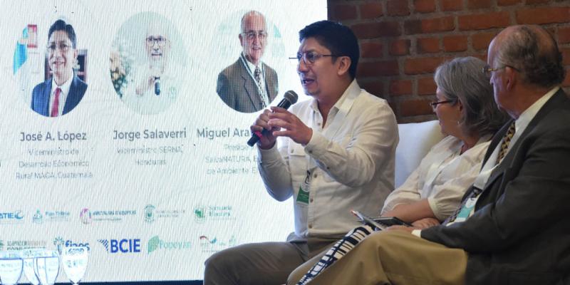 Guatemala aporta experiencia en adaptación durante encuentro regional