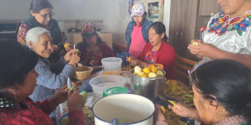 Impulsan transformación de alimentos en CADER de Quetzaltenango