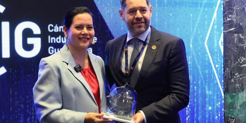 Ministra Rivera Dávila destaca Política Nacional de Fuego durante Congreso Industrial