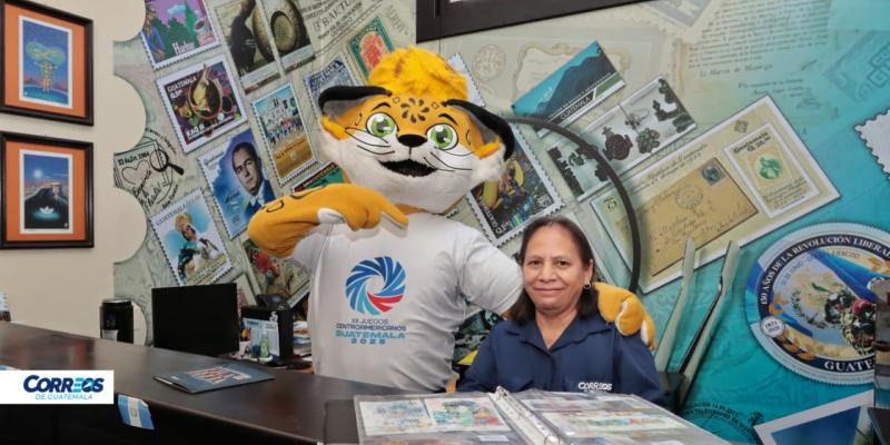  Balami, la mascota oficial de los XII Juegos Centroamericanos, visita Correos de Guatemala