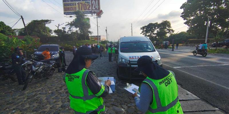 DGT verifica documentación de unidades de transporte colectivo en Retalhuleu y Escuintla