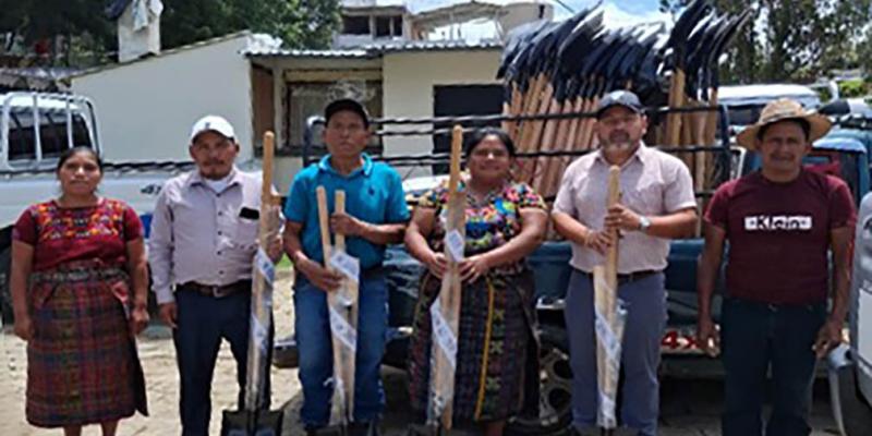 Reciben herramientas para mejorar producción y por la conservación del suelo