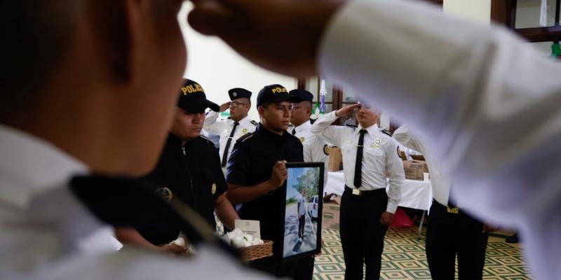 Rinden homenaje póstumo a investigador policial