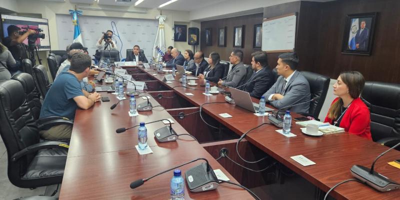 Drones en el aire, reglas sobre la mesa: Congreso y DGAC impulsan diálogo técnico