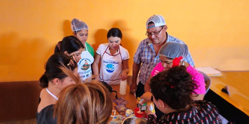 El Progreso: educadoras fortalecen conocimientos de Hogar Rural