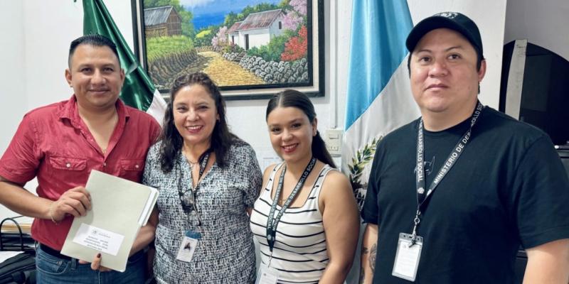Se llevó a cabo ala entrega formal de 50 becas del programa Beca Social Artesano en San José y Melchor de Mencos, Petén.