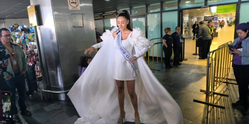 La calidez, cariño y profesionalismo del personal del AILA despidieron a Raschel en su partida hacia un viaje en el que lleva el orgullo guatemalteco para darlo a conocer ante otras culturas. 