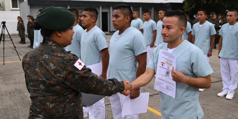 Ejército de Guatemala clausura el Curso “Enfermero Militar en Filas” promoción CXXV-2025