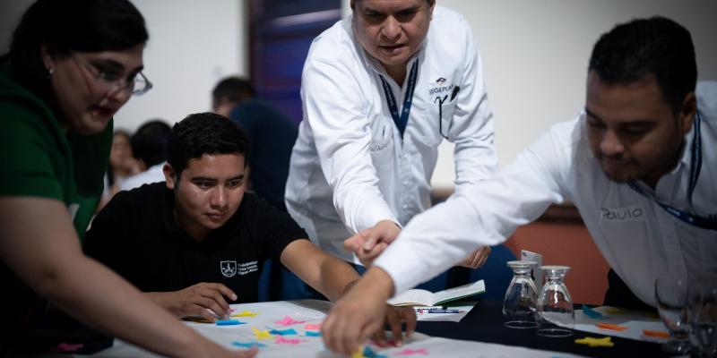 Equipo de municipalidades y de SEGEPLAN participó en el taller de innovación pública.