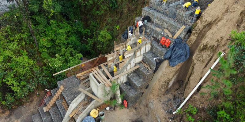 Covial protege carretera con muro de gaviones en la RN-15