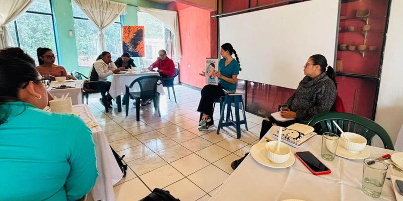 Educadoras de hogar rural de Baja Verapaz fortalecen conocimientos nutricionales