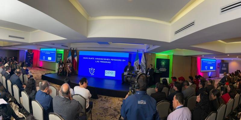 Cuatro instituciones públicas expusieron sus experiencias innovadoras en la Expo Innova 2025.