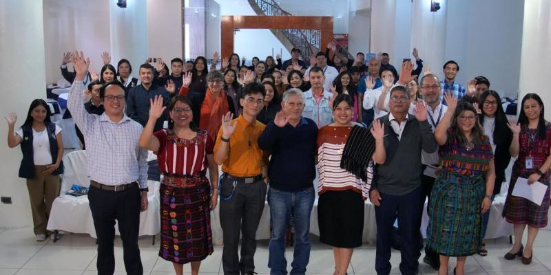 Participantes en el conversatorio “Territorios que transforman: juventud y ODS en Huehuetenango” 