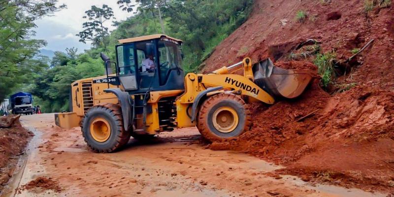 Caminos mantiene habilitada la Ruta Polochic pese a derrumbes en Alta Verapaz
