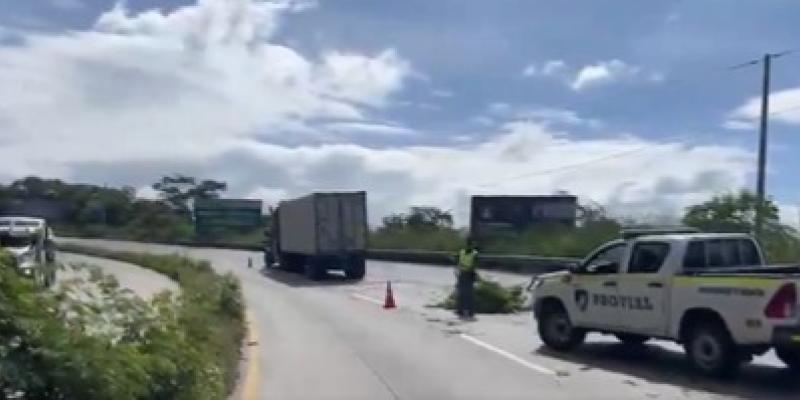 PROVIAL realiza labores de regulación vehicular en la ruta al Atlántico 