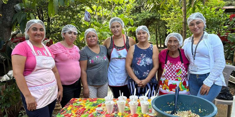 Mujeres de CADER zacapaneco capacitadas en temas de seguridad alimentaria 