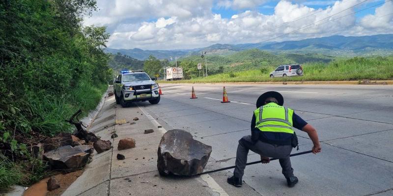Trabajo conjunto de Provial, Covial y Caminos durante las emergencias viales en temporada de lluvias
