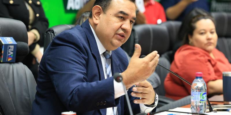 DGT participa en mesa de trabajo para fortalecer el transporte turístico en Guatemala