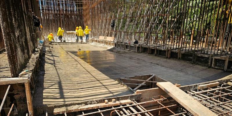 Puente vehicular en Ocós: avances en el armado y fundición de subestructura