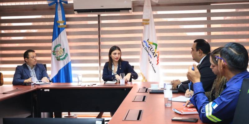 DGT impulsa modernización del registro de transporte turístico con apoyo de Camtur e Inguat