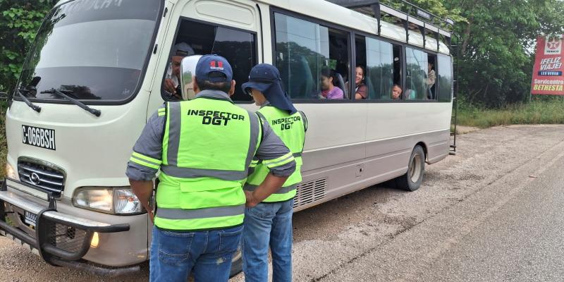 DGT refuerza operativos para garantizar seguridad vial y cumplimiento de documentos en transporte extraurbano