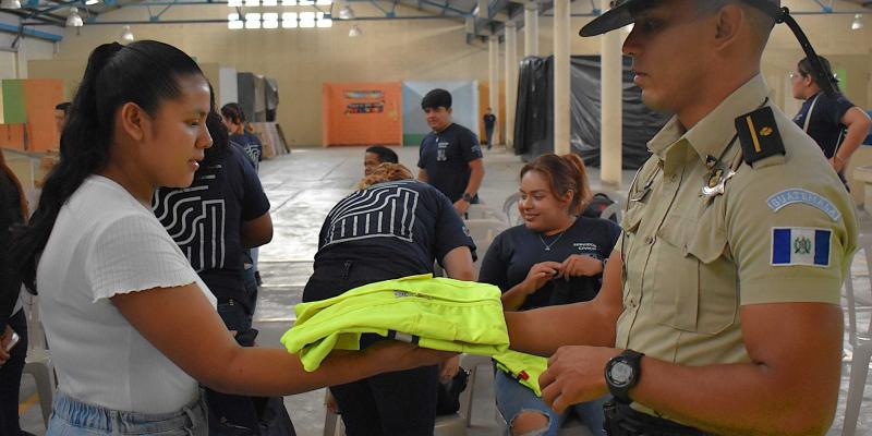 Provial fortalece valores de prevención y responsabilidad en jóvenes servidores cívicos