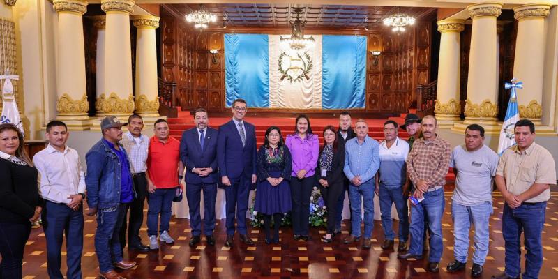 Minfin y Segeplan presentan resultados del ejercicio de Planificación y Presupuesto Abierto 2026 En un acto celebrado en el Palacio Nacional de la Cultura, las autoridades del Ministerio de Finanzas Públicas (Minfin) y de la Secretaría de Planificación y Programación de la Presidencia (Segeplan) presentaron los resultados del proceso participativo correspondiente a la Fase III del ejercicio de Planificación y Presupuesto Abierto 2026, como parte del compromiso con la transparencia y la rendición de cuentas.