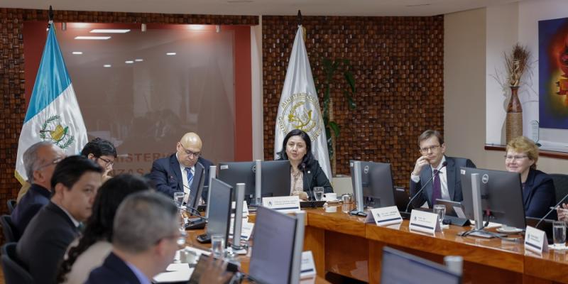 FMI destaca resiliencia económica e insta a reformas estructurales