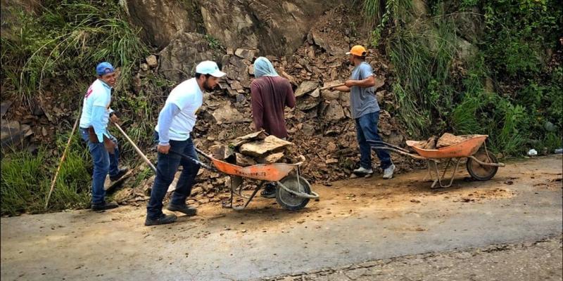 Restablecido el paso vehicular tras remoción de rocas en la Ruta RN-05
