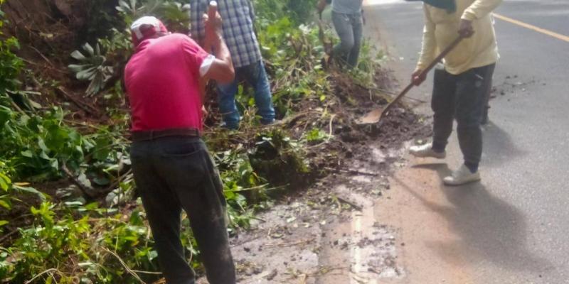 Zona Vial 3 restablece paso vehicular en la ruta CA-02 Oriente tras atender emergencia