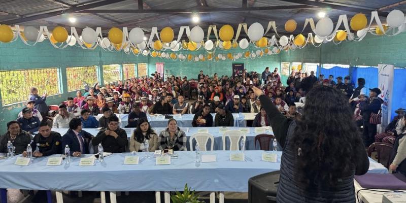Este avance se refleja en el incremento histórico de cobertura del programa Bono Social, que en Santa Bárbara pasó de 712 a 4,377 familias beneficiarias, y en Concepción Huista, de 191 a 789 familias.