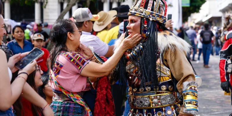 Encuentro Convitero 2025: guatemaltecos disfrutan desfile lleno de color, danza y tradición en el Paseo de la Sexta