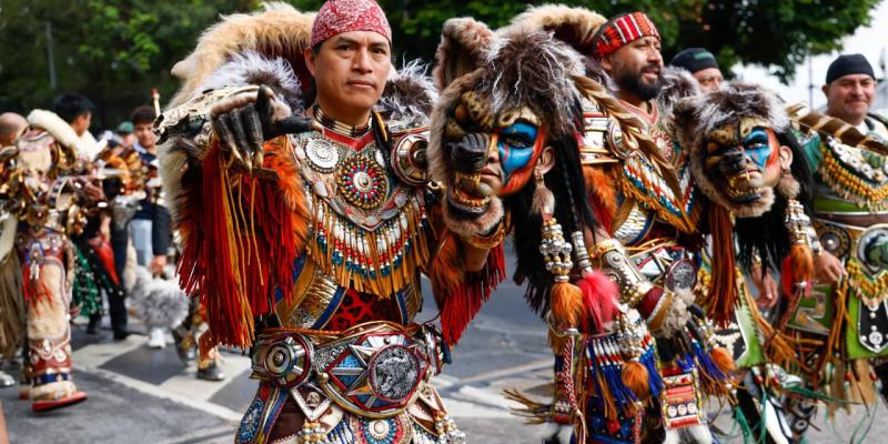 Más de 3 mil conviteros engalanaron el Paseo de la Sexta