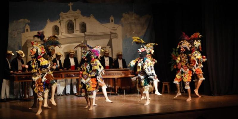 Ballet Moderno y Folklórico