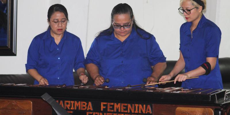 Marimba Femenina de Concierto ofreció presentaciones en varios sitios. 