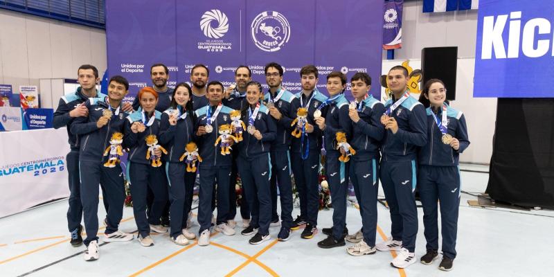 Guatemala brilla en kickboxing