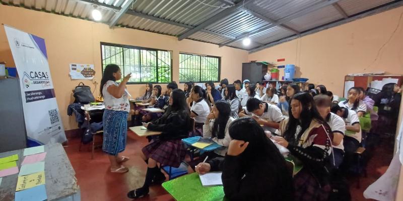 fortalece la identidad y los derechos de los pueblos originarios
