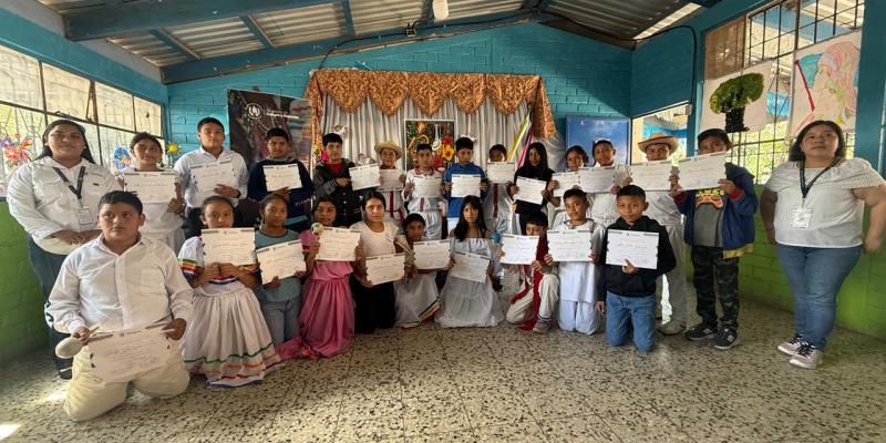 concluyen formación en idioma y tradiciones