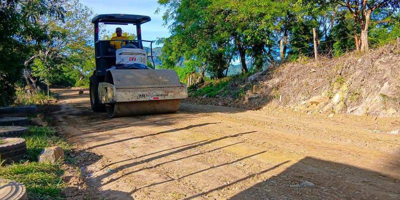 CIV y Covial mejoran ruta de terracería entre Veguitas y Olopa, Chiquimula