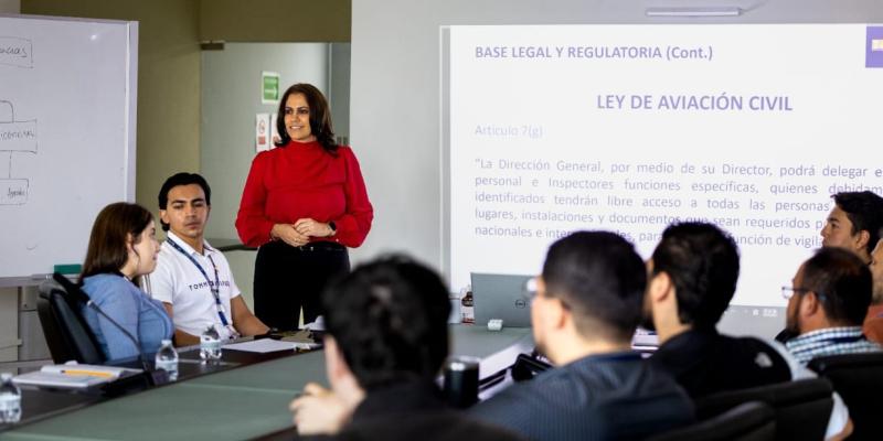 La Dirección General de Aeronáutica Civil (DGAC) llevó a cabo la inducción técnica dirigida a 15 futuros inspectores aeronáuticos, quienes se preparan para desempeñar funciones en distintas especialidades dentro de la institución.