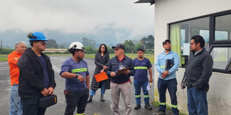 El aeródromo también alcanzó un 80% de avance en la fumigación de la franja de pista, lo que contribuye a mejorar las condiciones operativas y de seguridad
