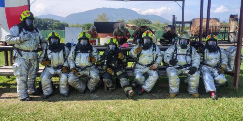 El Servicio de Salvamento y Extinción de Incendios (SSEI) del Aeropuerto Internacional La Aurora informa que seis de sus bomberos concluyeron satisfactoriamente el Curso Recurrente de Fuego Vivo, impartido en el Instituto Centroamericano de Capacitación Aeronáutica Especializada (ICCAE).