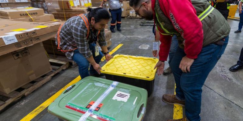 Fotografía de la recepción de 60 bienes culturales que fueron recuperados por el MCD. 